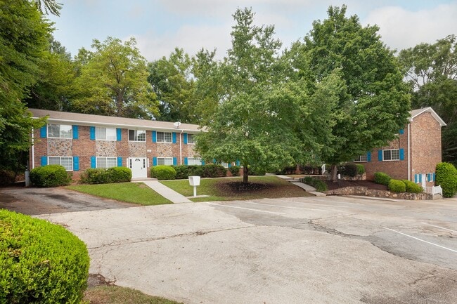 Building Photo - 641 Powder Springs St