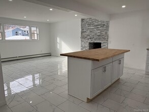 Building Photo - 40 Hillside Ave