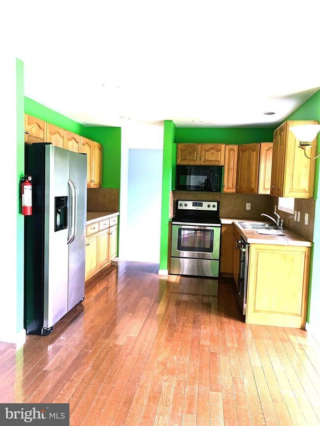 Building Photo - 116 Deer Path Ln