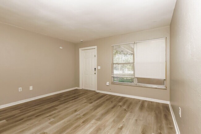 Foto del edificio - 4160 Ballard Rd