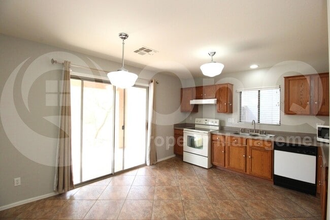 Building Photo - 12433 W Aster Dr