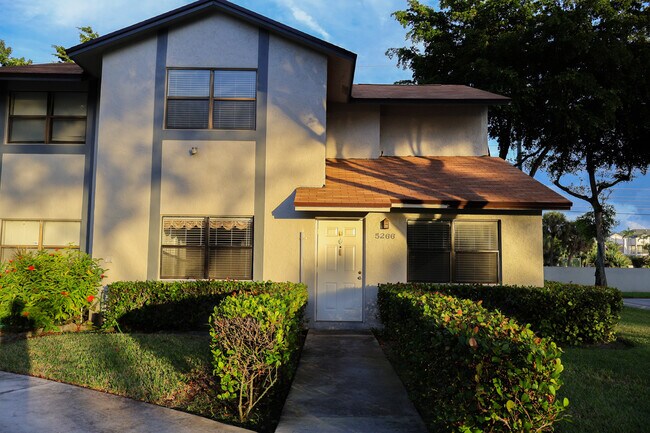 Foto del edificio - 5266 Gate Lake Rd