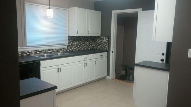 Building Photo - 521 Marcilene Terrace