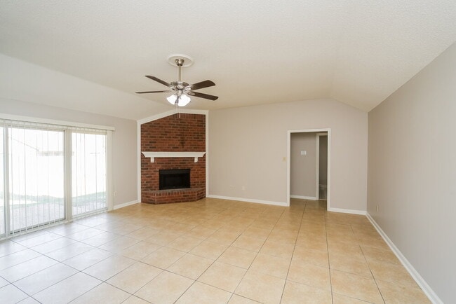 Foto del edificio - 7920 Wentworth Dr