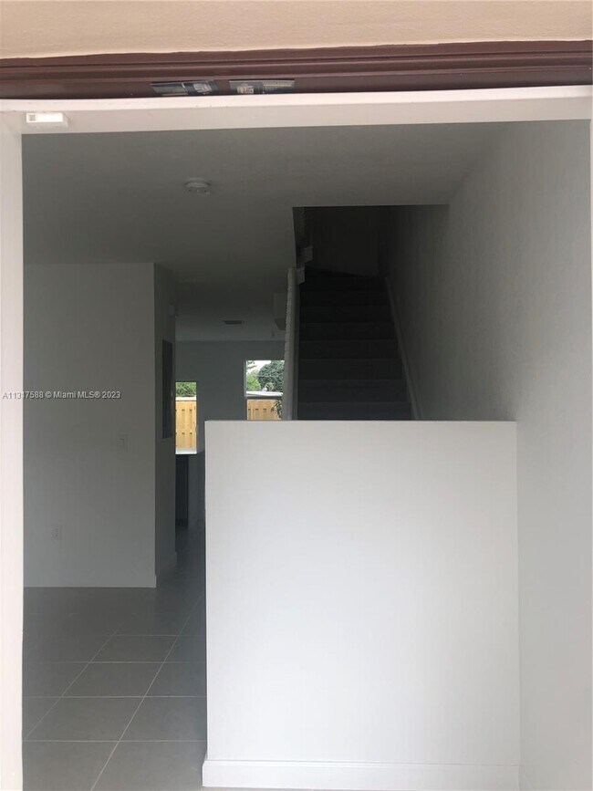 Foto del edificio - 12371 NW 23rd Ct