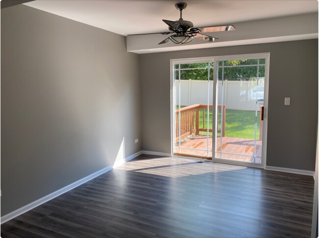 Building Photo - 2033 Manico Ct