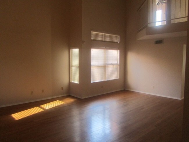Foto del edificio - 16831 S 14th St