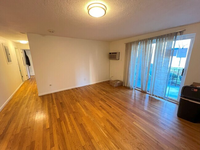 Foto del edificio - 802 Willard St