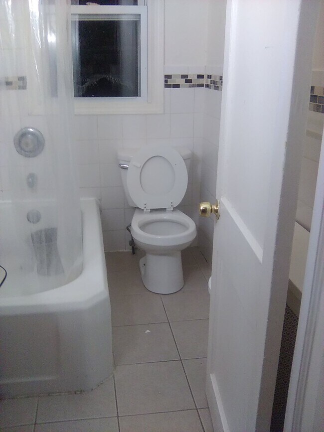 Foto del edificio - 2 bedroom apartment for rent