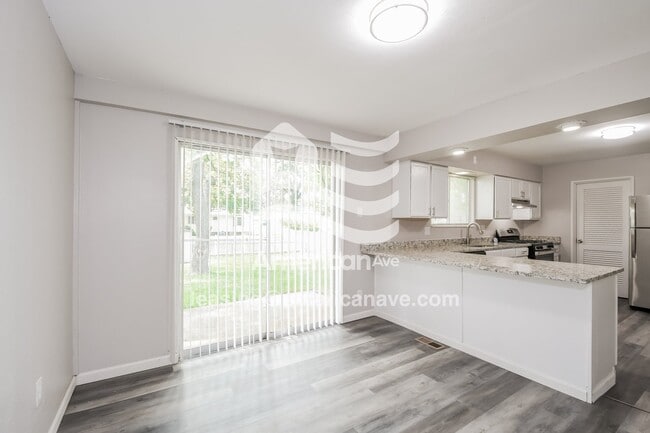 Building Photo - 1745 Kay Dr