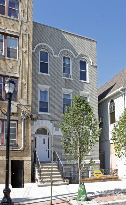 2211 New York Ave, Union City, NJ 07087 Apartments in Union City, NJ
