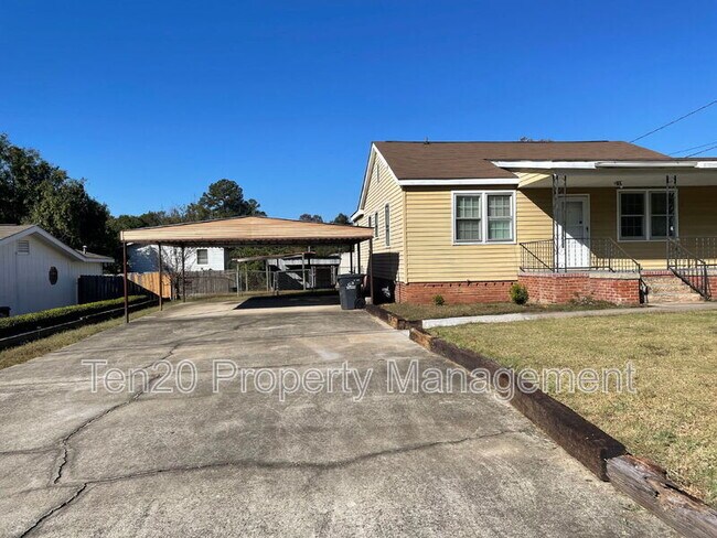 Building Photo - 411 20th Ave