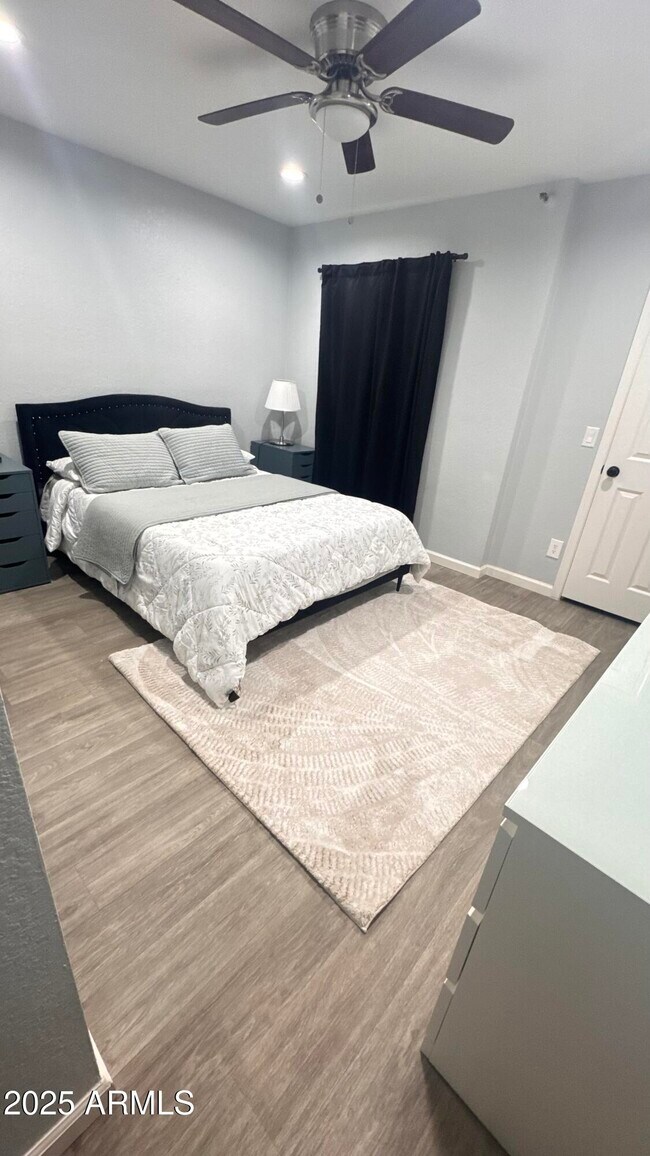 Foto del edificio - 8020 E Thomas Rd