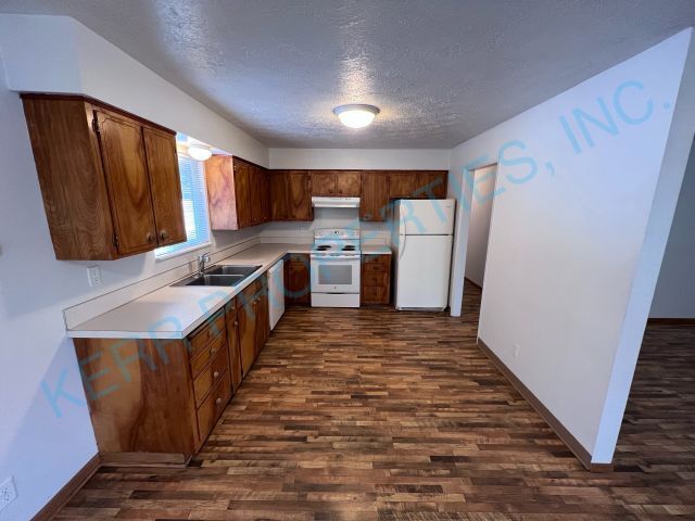 Foto del edificio - RURAL! 4 Bd / 1.5 Bth - Electric Fireplace...
