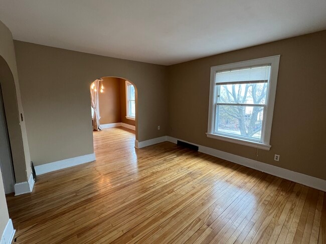 Building Photo - 1346 Morrison St