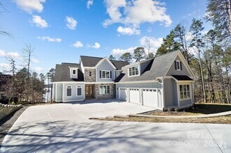 Building Photo - 154 Fox Hunt Dr