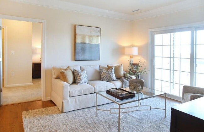 Foto del edificio - 110 Trotter Rd