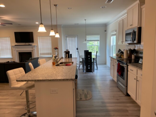 Foto del edificio - 5285 Burrus Ln