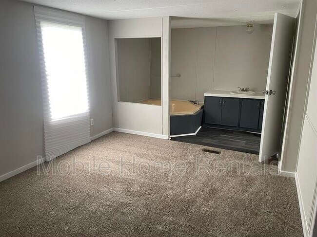 Building Photo - 15 Red Fox Loop
