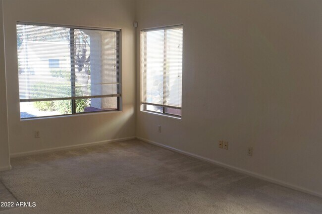Foto del edificio - 5280 Cedar Springs Dr