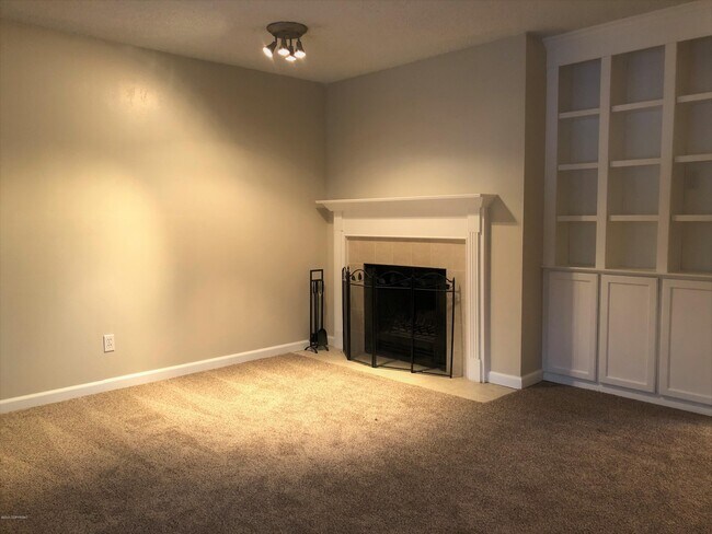 Building Photo - 8528 Boundary Ave