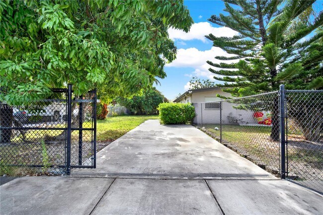 Foto del edificio - 14310 SW 271st Terrace