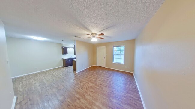 Foto del edificio - 805 W 38th St