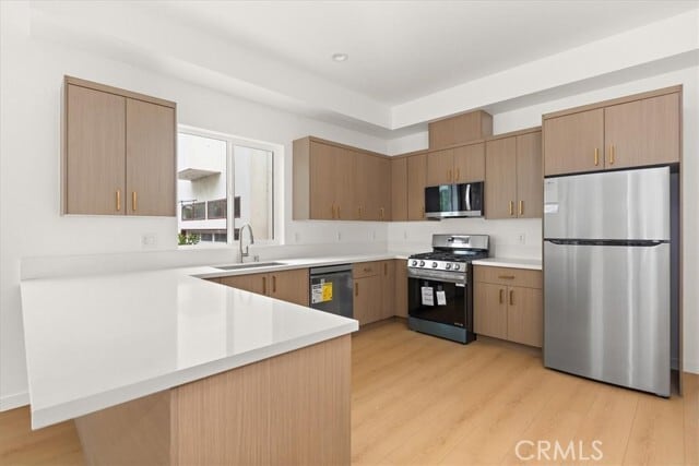 Building Photo - 642 E Fairview Blvd