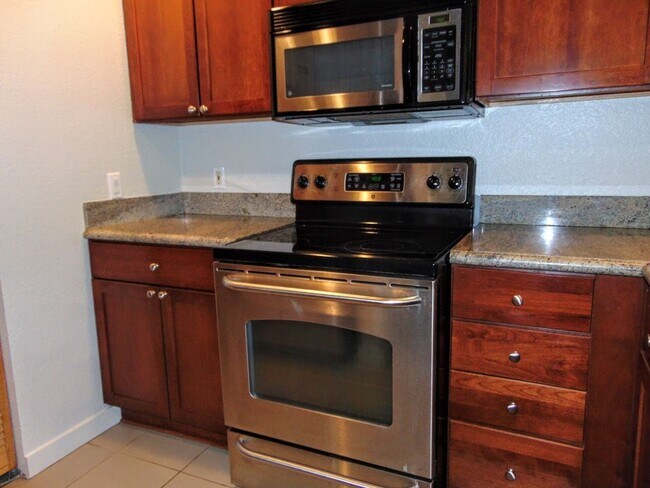 Foto del edificio - 2 Bedroom/1 Bath Luxury Beacon Hill Condo,...