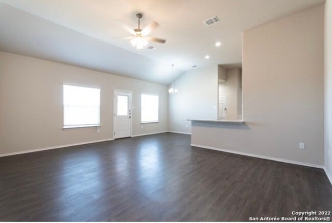 Foto del edificio - 3bd/2.5ba Townhouse is Seguin