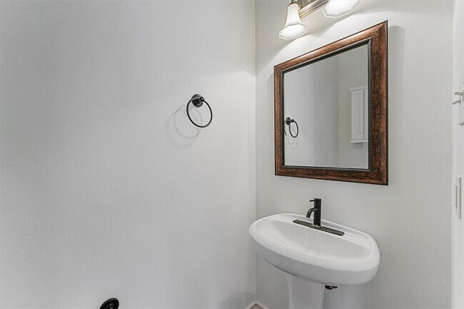 Foto del edificio - 1646 W 13th St