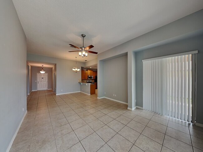 Foto del edificio - 909 Woods Landing Dr
