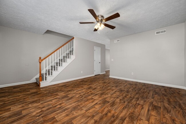 Building Photo - Hamlet Square Townhomes Unit 2410D