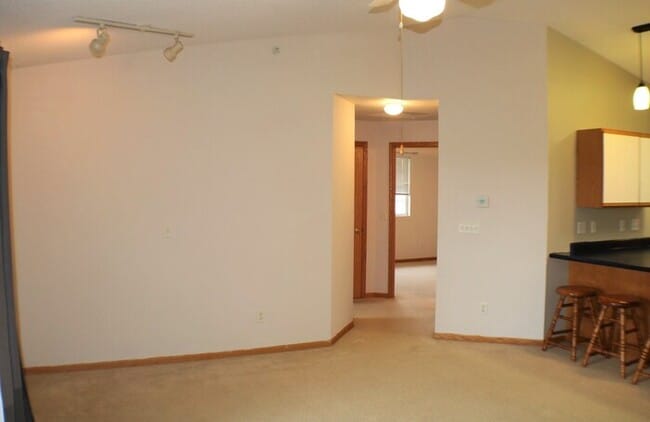 Foto del edificio - $1,125 | 2 Bedroom, 1 Bathroom Condo | No Pets | Available for an April 16th, 2026 Move In!*