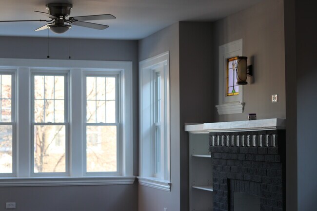 Foto del edificio - 2228 Ridgeland Ave