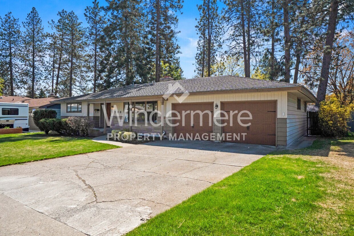Primary Photo - Fantastic Updated South Hill Rancher 3 Bed...
