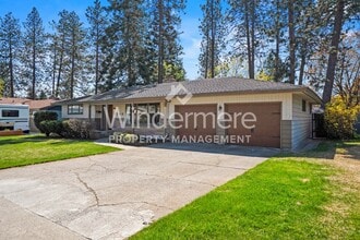 Building Photo - 1706 E 38th Ave