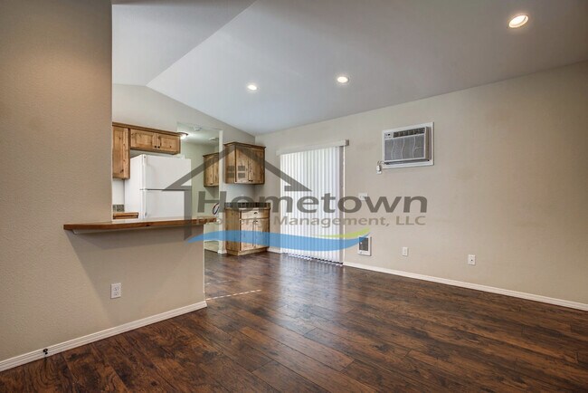 Foto del edificio - 1 Bed 1 Bath Cottage Centrally Located in CDA