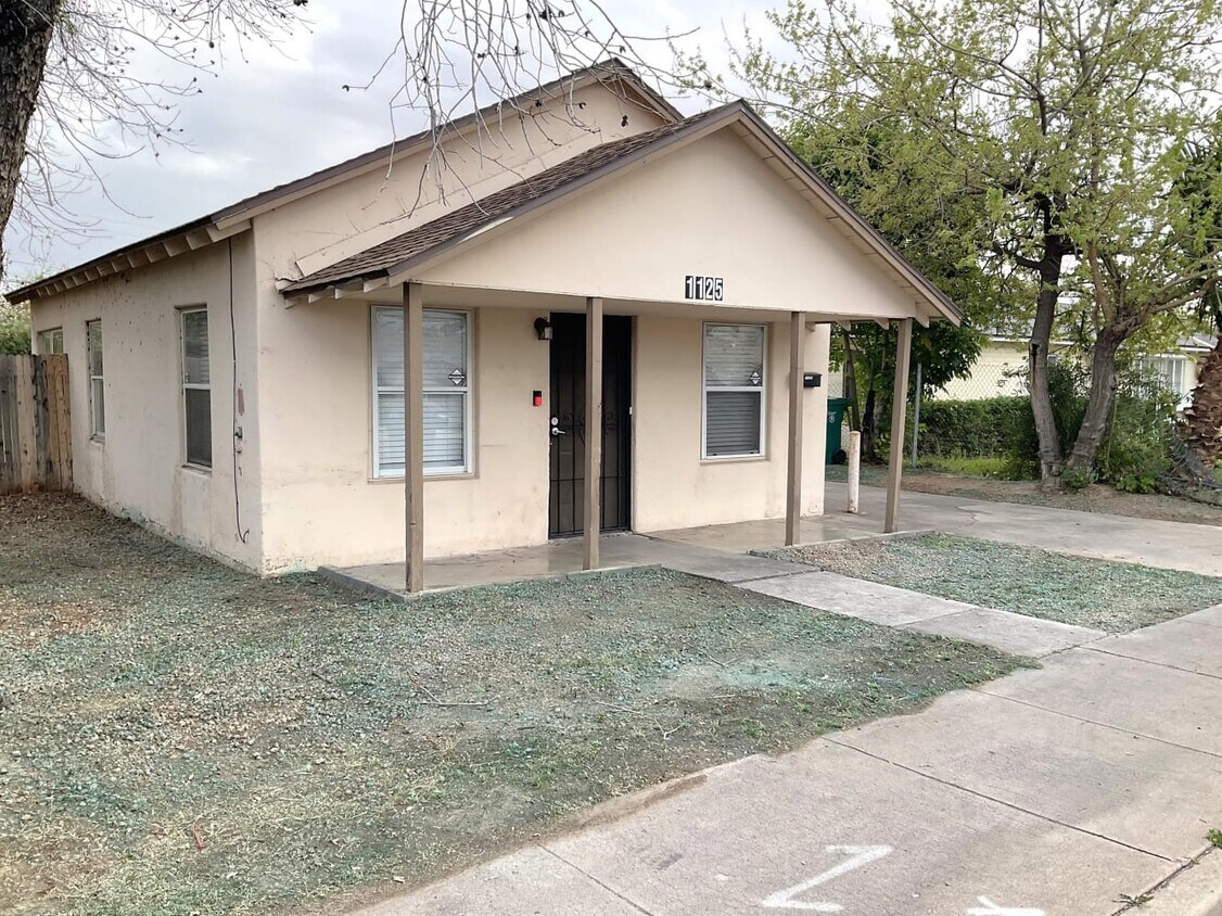 Primary Photo - 1125 E Broadway Rd