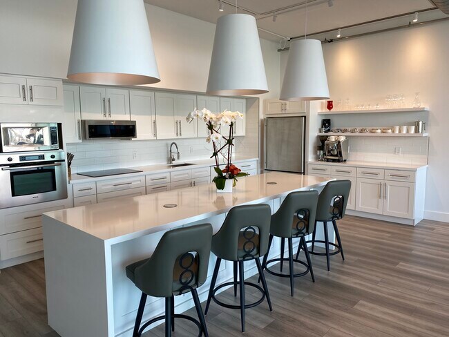 Kitchen - 7934 West Dr