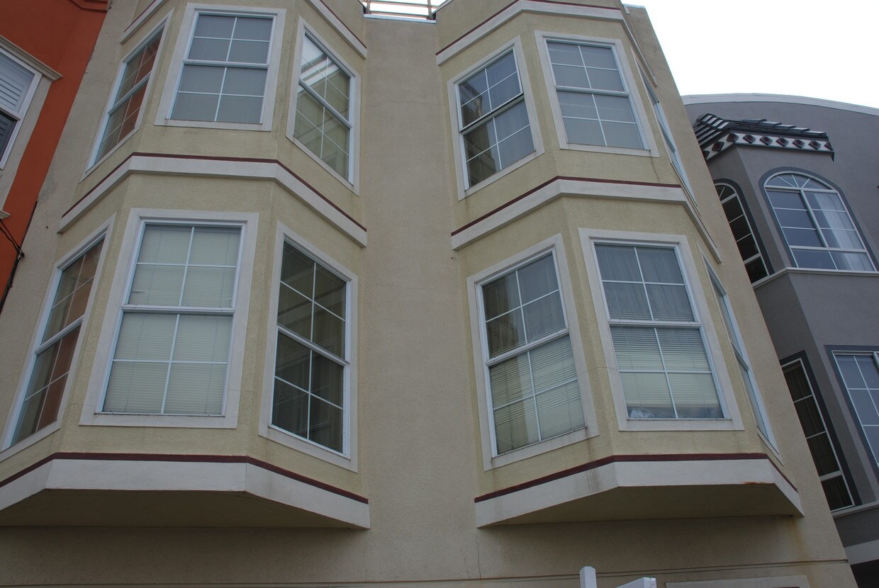 Primary Photo - 322 5th Ave