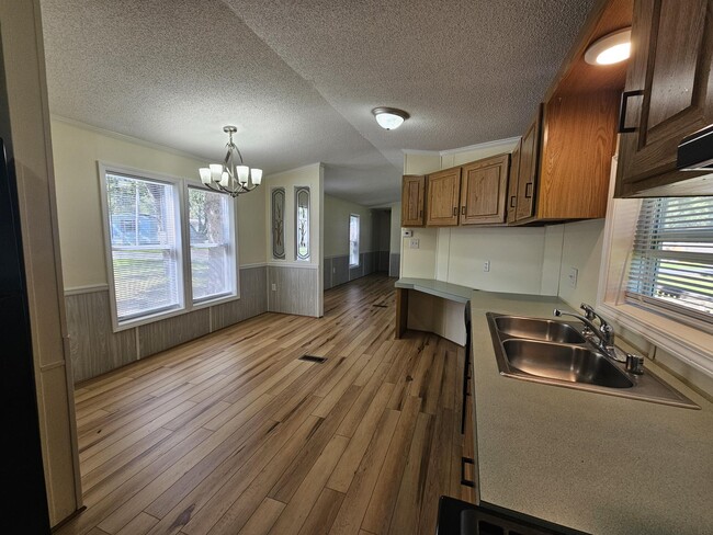 Building Photo - 25 Mapledale Acres