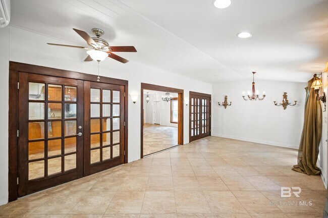 Foto del edificio - 491 Pine Ave