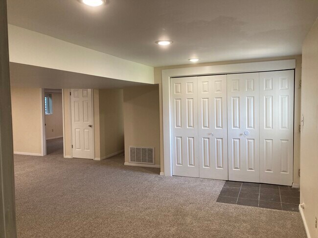 Foto del edificio - 900 E Peach Blossom Dr