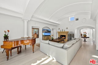 Building Photo - 23318 Park Colombo