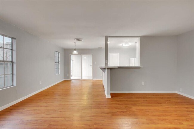Building Photo - 8204 Exmoor Dr