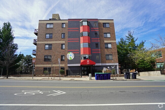 Building Photo - 25 Webster Ave