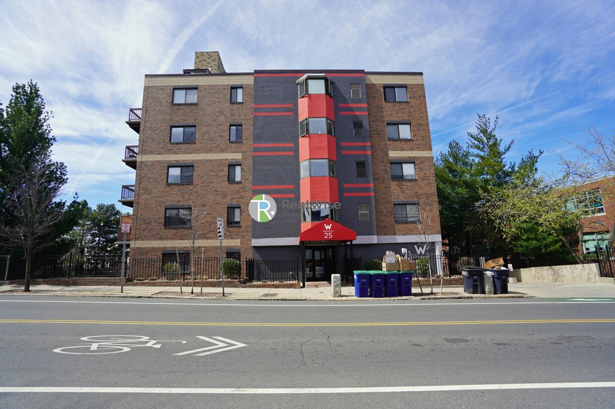 Primary Photo - 25 Webster Ave