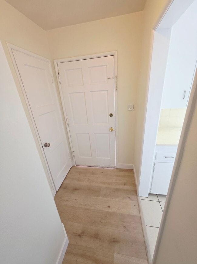 Building Photo - 1123 Linden Ave