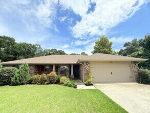Building Photo - 5227 English Oak Dr